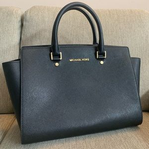 Michael Michael Kors Selma black large